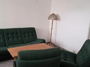 Pronájem bytu 3+1, Praha - Troja, Krosenská, 64 m2