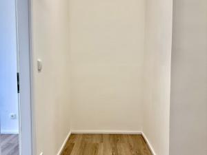 Pronájem bytu 2+kk, Praha - Libeň, U skládky, 47 m2