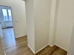 Pronájem bytu 2+kk, Praha - Libeň, U skládky, 47 m2