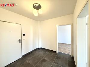 Pronájem bytu 2+kk, Karlovy Vary, Šumavská, 65 m2