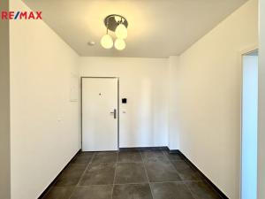 Pronájem bytu 2+kk, Karlovy Vary, Šumavská, 65 m2