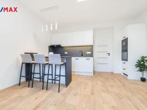 Prodej bytu 3+kk, Příbram - Příbram VII, náměstí 17. listopadu, 61 m2