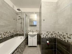 Pronájem bytu 4+kk, Kladno - Kročehlavy, Děčínská, 68 m2