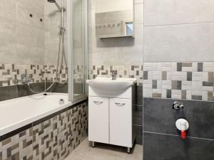 Pronájem bytu 4+kk, Kladno - Kročehlavy, Děčínská, 68 m2