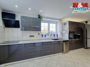 Prodej rodinného domu, Dolany, 225 m2