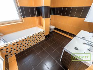 Pronájem rodinného domu, Praha, Do podkovy, 124 m2