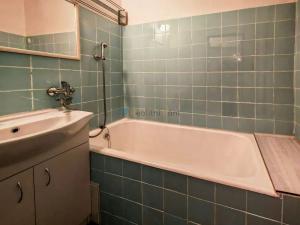 Pronájem bytu 2+kk, Praha - Nusle, Maroldova, 37 m2