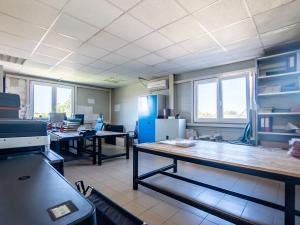 Prodej výrobních prostor, Želeč, 1332 m2