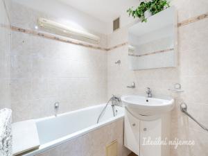 Pronájem bytu 3+1, Praha - Střížkov, Teplická, 69 m2