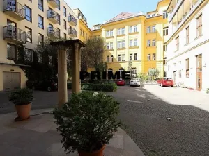 Pronájem kanceláře, Praha - Smíchov, Štefánikova, 75 m2