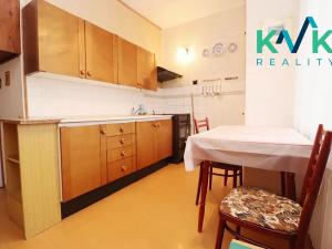 Prodej bytu 2+1, Karlovy Vary, Hybešova, 57 m2