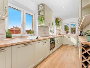 Prodej rodinného domu, Mikulov, Dukelská, 170 m2