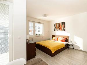 Pronájem bytu 1+kk, Praha - Vysočany, Strnadových, 33 m2