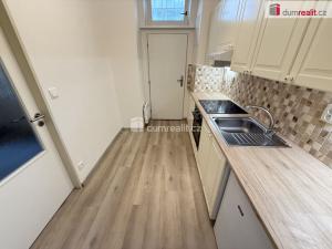 Pronájem bytu 1+kk, Praha - Smíchov, Drtinova, 27 m2