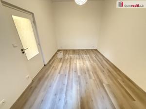Pronájem bytu 1+kk, Praha - Smíchov, Drtinova, 27 m2