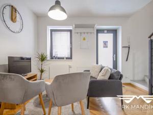 Pronájem bytu 2+kk, Praha - Karlín, Pernerova, 42 m2