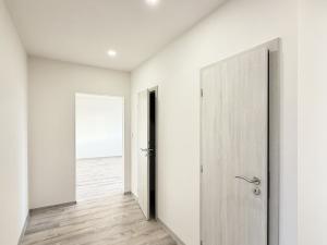 Pronájem bytu 3+1, Liberec - Liberec XIII-Nové Pavlovice, Bezová, 67 m2