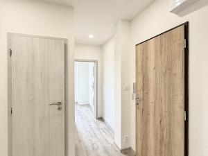 Pronájem bytu 3+1, Liberec - Liberec XIII-Nové Pavlovice, Bezová, 67 m2