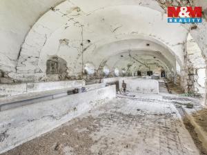 Prodej historického objektu, Zvoleněves, 5000 m2