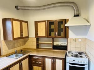 Pronájem bytu 1+1, Praha - Uhříněves, Čtyřkolská, 39 m2