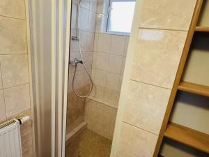 Pronájem bytu 1+1, Praha - Uhříněves, Čtyřkolská, 39 m2