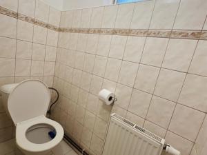 Pronájem bytu 1+1, Praha - Uhříněves, Čtyřkolská, 39 m2