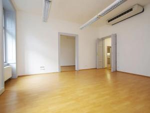 Pronájem kanceláře, Praha - Smíchov, Štefánikova, 70 m2