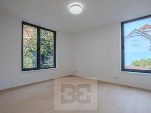 Pronájem bytu 2+kk, Praha - Libeň, Na Okrouhlíku, 52 m2