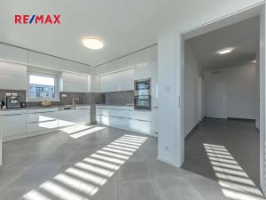 Prodej bytu 4+kk, Praha - Ruzyně, Stočesova, 101 m2