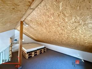 Pronájem atypického bytu, 42 m2