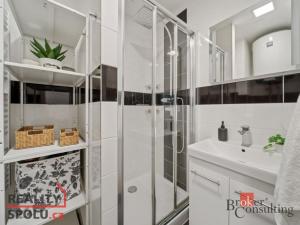 Prodej bytu 2+1, Svinčany, 72 m2