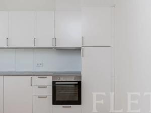 Pronájem bytu 2+kk, Praha - Smíchov, Plzeňská, 30 m2