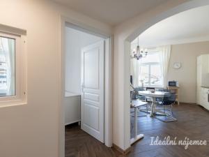 Pronájem bytu 2+kk, Praha - Vinohrady, Na Kozačce, 52 m2