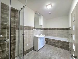 Prodej rodinného domu, Bělotín, 437 m2