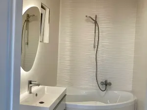 Pronájem bytu 2+kk, Praha - Košíře, Vrchlického, 47 m2