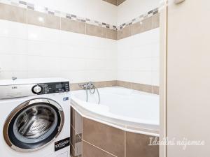 Pronájem bytu 4+1, Praha - Libeň, Podvinný mlýn, 87 m2