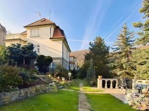 Pronájem vily, Černošice, V Horce, 300 m2