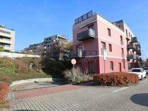 Pronájem bytu 2+kk, Praha - Malešice, Akademická, 56 m2