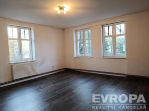 Prodej bytu 2+1, Nový Bor, Palackého náměstí, 67 m2