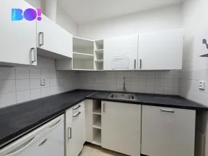Pronájem kanceláře, Praha, Žerotínova, 100 m2