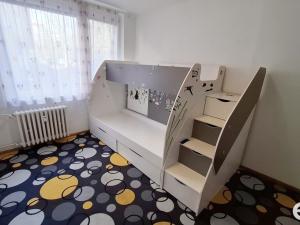 Pronájem bytu 3+kk, Praha, Mlékárenská, 81 m2