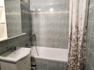 Pronájem bytu 3+kk, Praha, Mlékárenská, 81 m2