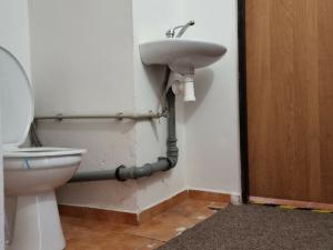 Pronájem obchodního prostoru, Přelouč, Masarykovo náměstí, 26 m2