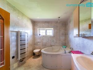 Prodej rodinného domu, Aš, Březová, 210 m2