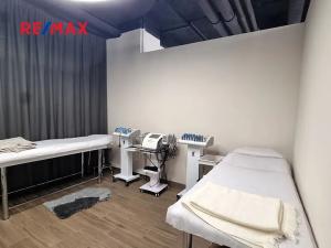 Pronájem obchodního prostoru, Praha - Karlín, Sokolovská, 165 m2