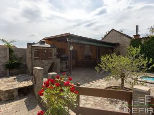 Prodej komerční nemovitosti, Praha - Újezd nad Lesy, Starokolínská, 510 m2