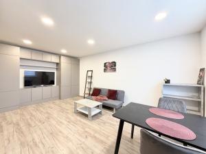 Pronájem bytu 2+kk, Liberec - Liberec XII-Staré Pavlovice, Letná, 41 m2