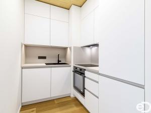 Pronájem bytu 3+kk, Praha, Ujgurská, 57 m2