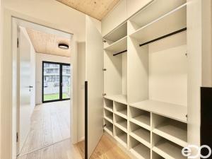 Pronájem bytu 3+kk, Praha, Ujgurská, 57 m2