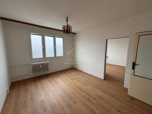 Pronájem bytu 2+1, Hrádek, 1. máje, 53 m2